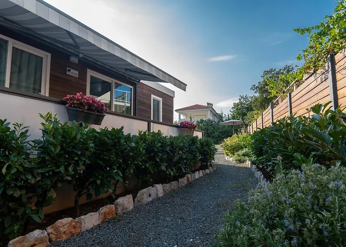 Appartement Family-friendly With Swimming Pool Donji Zagon, - 24555 Novi Vinodolski