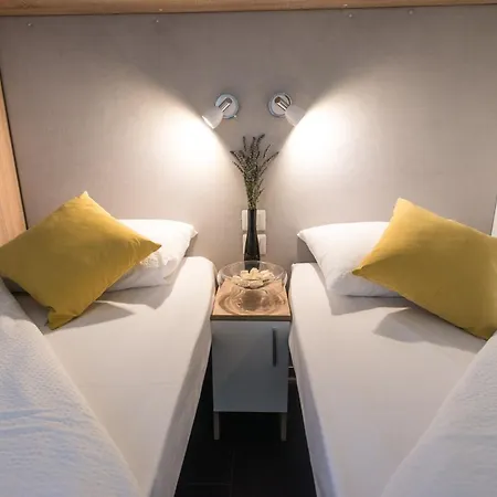 Daire Family-friendly With Swimming Pool Donji Zagon, - 24555 Novi Vinodolski