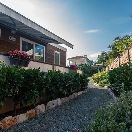 Lägenhet Family-friendly With Swimming Pool Donji Zagon, - 24555 Novi Vinodolski