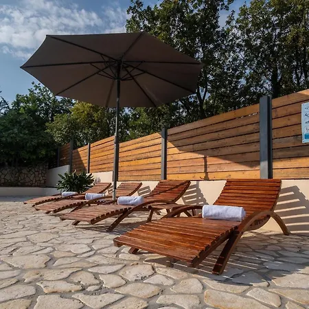 Lägenhet Family-friendly With Swimming Pool Donji Zagon, - 24555 Novi Vinodolski
