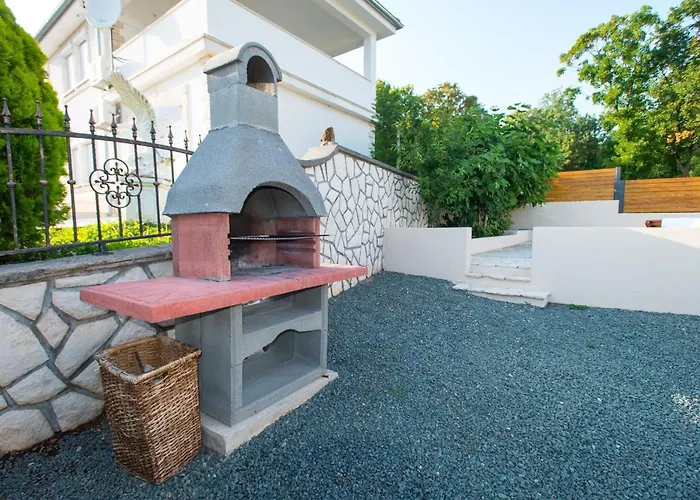 Family-friendly With Swimming Pool Donji Zagon, - 24555 Novi Vinodolski